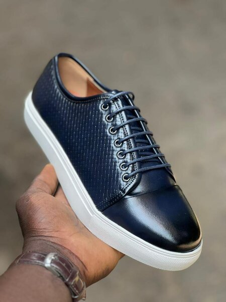 Mens shoe