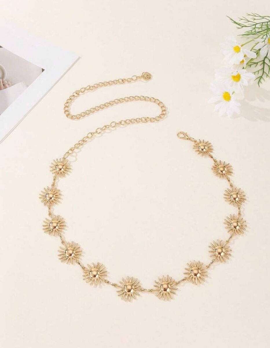 Collier doré floral élégant