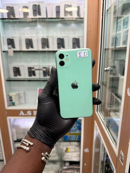 Iphone 11 sans  id