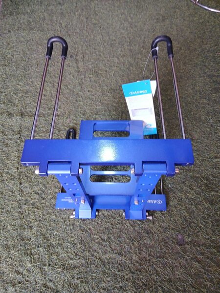 Laptop stand