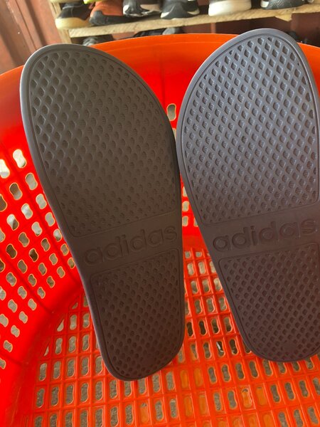 Adidas slide