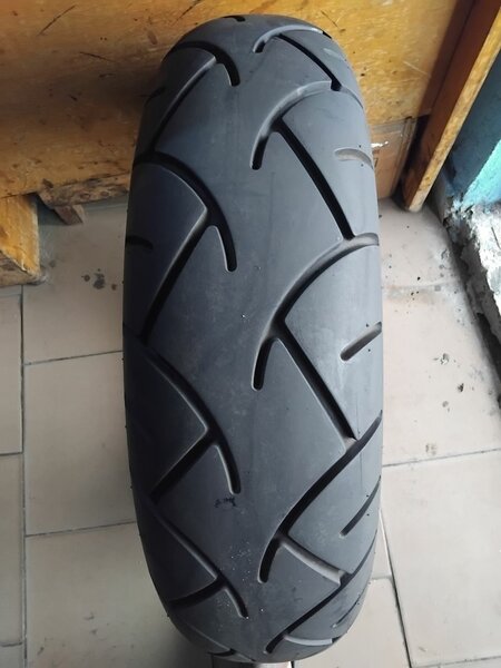 Pneu moto haute performance