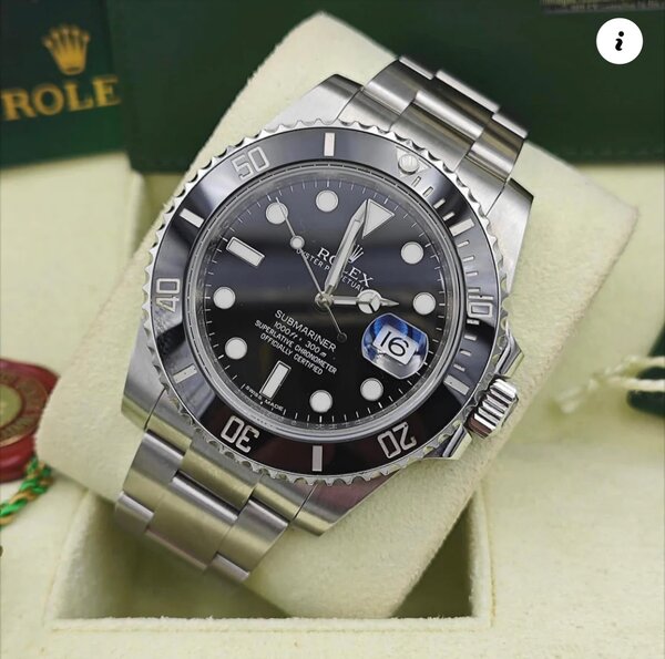 Montre de luxe en acier inoxydable