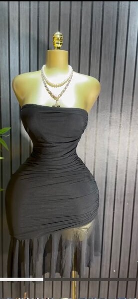 Robe noire moulante soirée