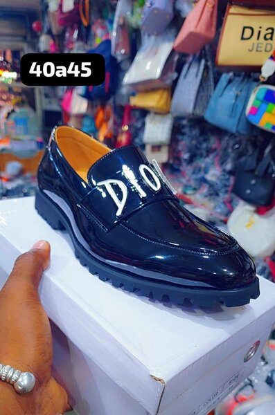 Chaussures habillées élégantes