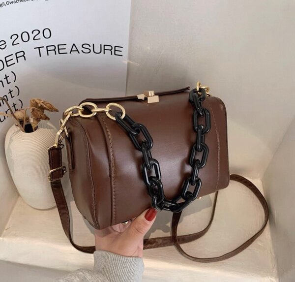Sac à main élégant chaîne
