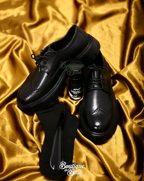 Chaussures habillées en cuir noir