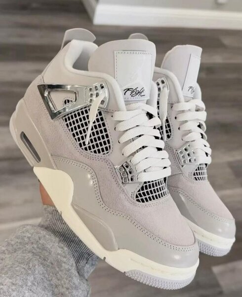 Jordan 4 rethro