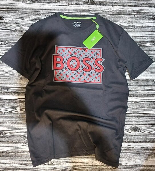 Causal t-shirt