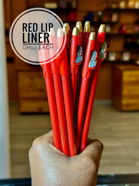 Red lip liner