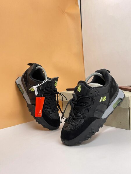 NB sneakers