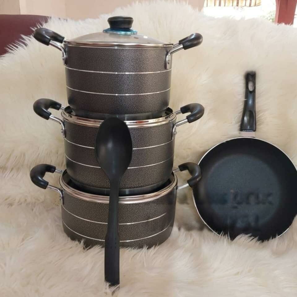 Casserole antiadhesive 3pcs et poêle