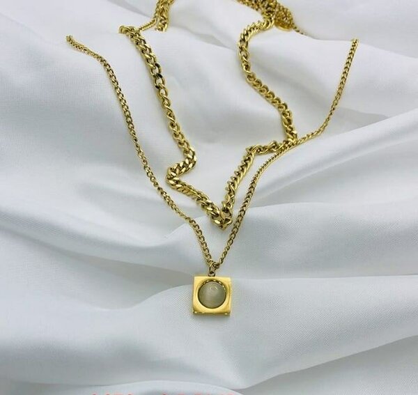 Elegant Gold Necklace