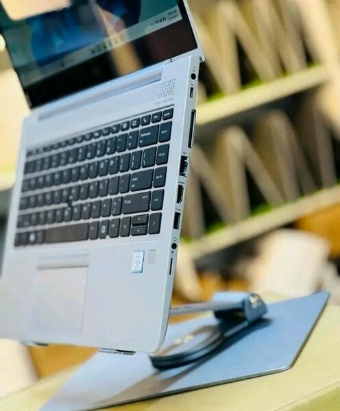 Ordinateur portable moderne 14 pouces