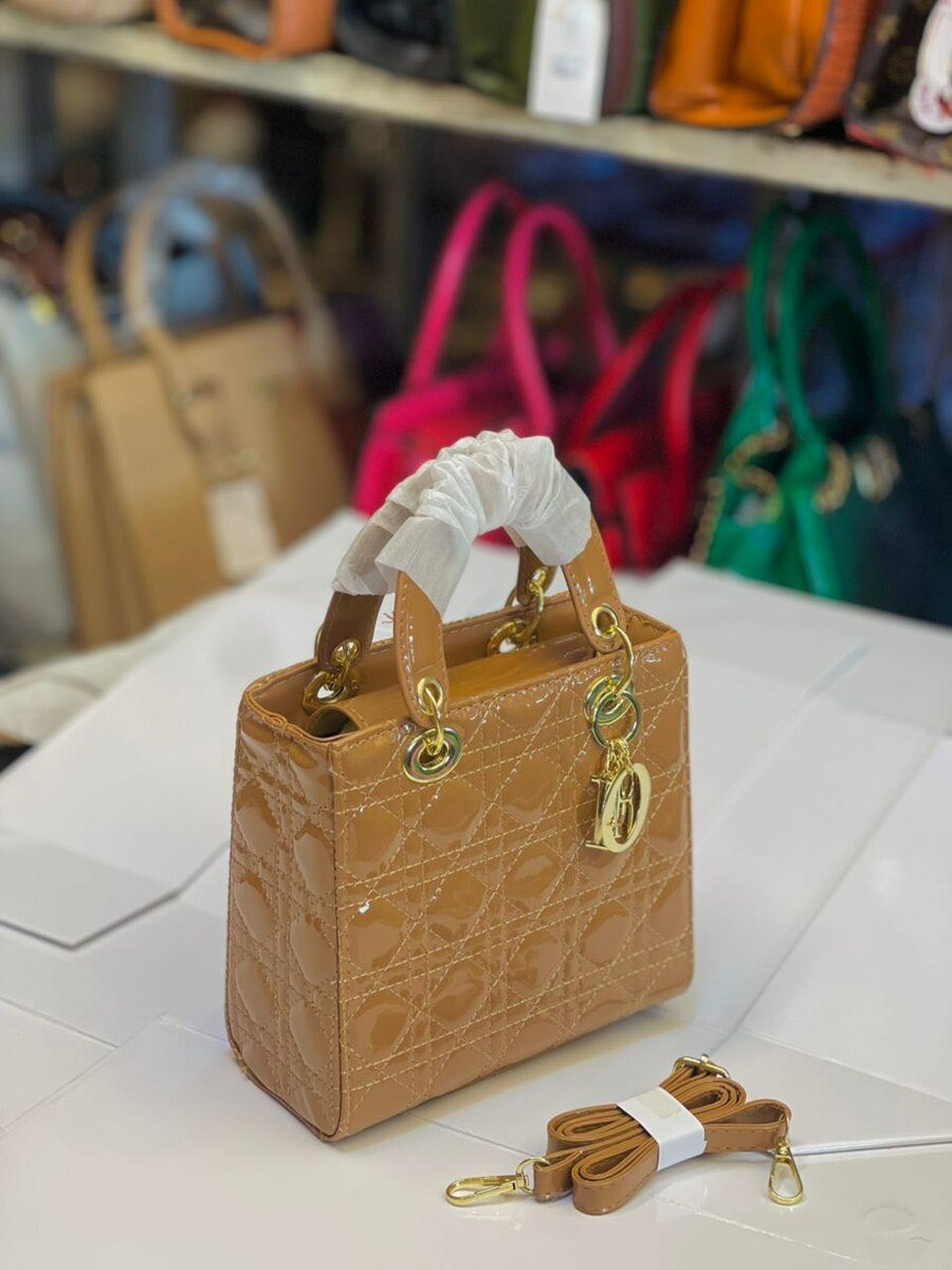 Ladies hand bag