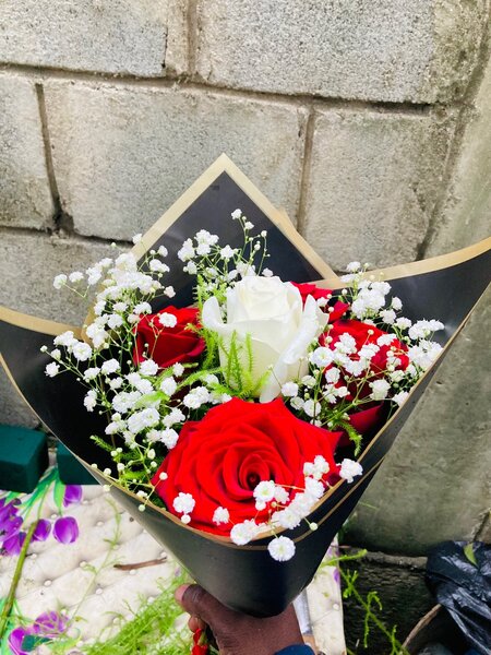 Bouquet de Roses Éblouissantes