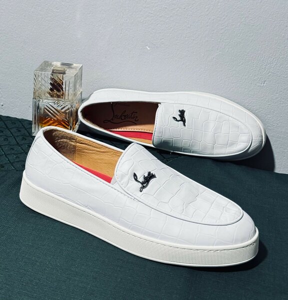 LOUBOUTIN SNEAKER