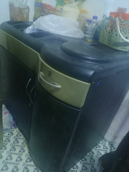 Kitchen cabinet