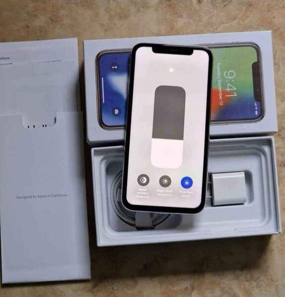 iPhone. X scelle