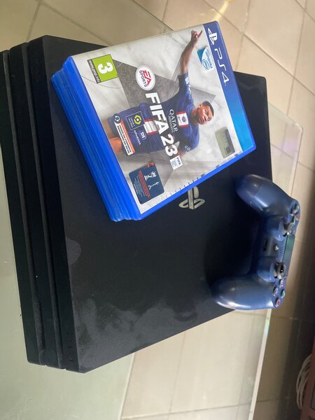 PS4 PRO 