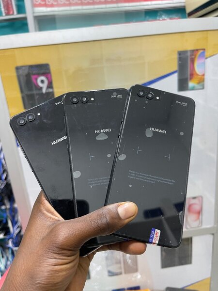 Huawei Nova 2S