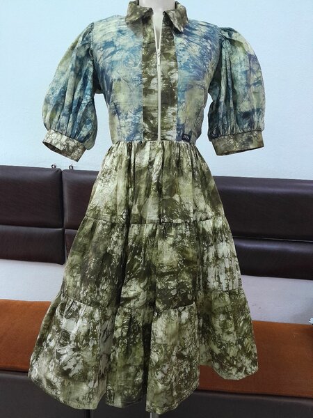 Robe vintage à manches bouffantes
