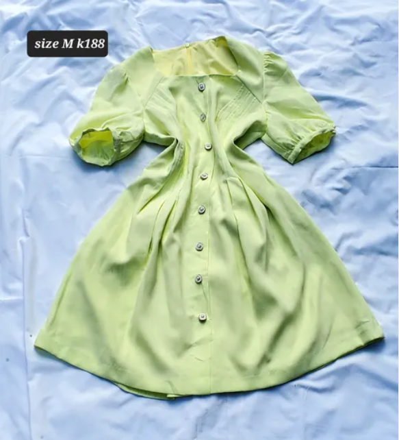green dress
