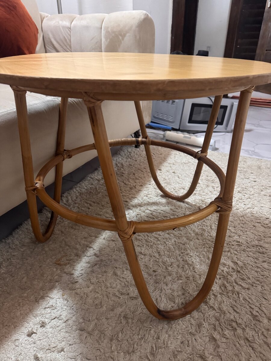 Table d'appoint en bois naturel
