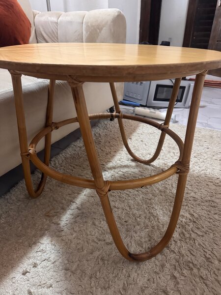 Table d'appoint en bois naturel