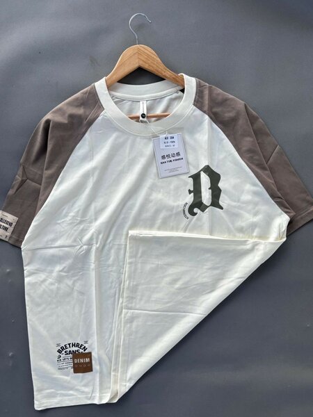 T-shirt disponible