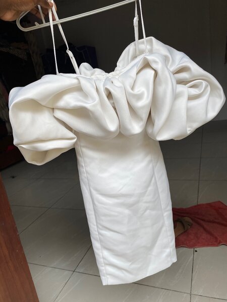 Robe Blanche Élégante