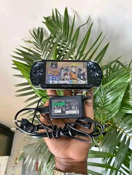 Console PSP casi neuf