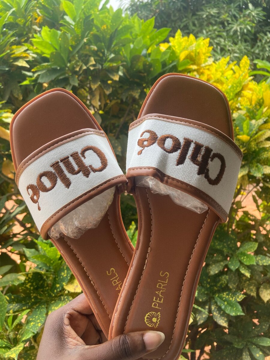 Ladies slippers