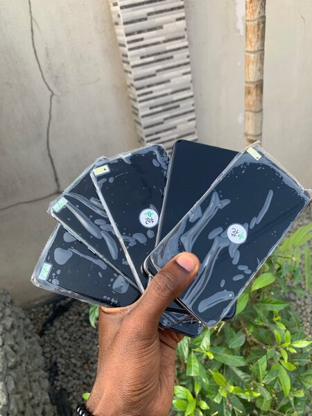 SAMSUNG S10e