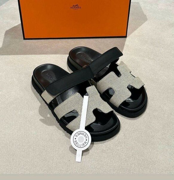 Ladies slippers