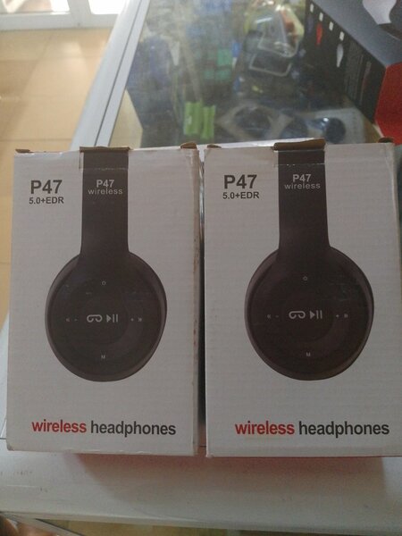 P47 WIRELESS HEADPHONE