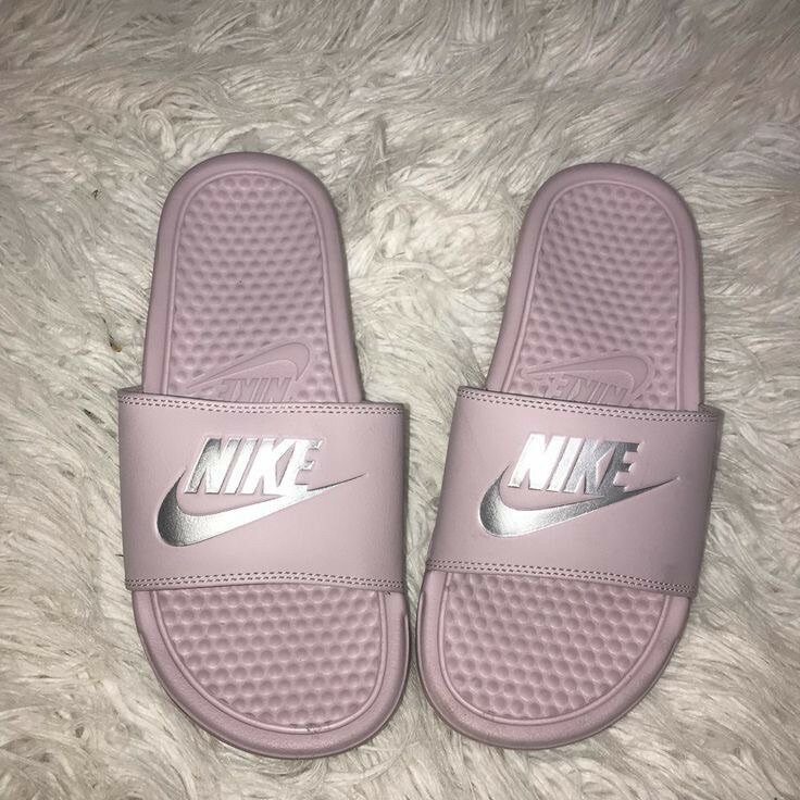 Claquettes Nike confortables