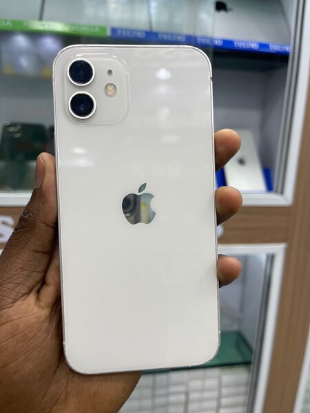 iPhone 12 64Go