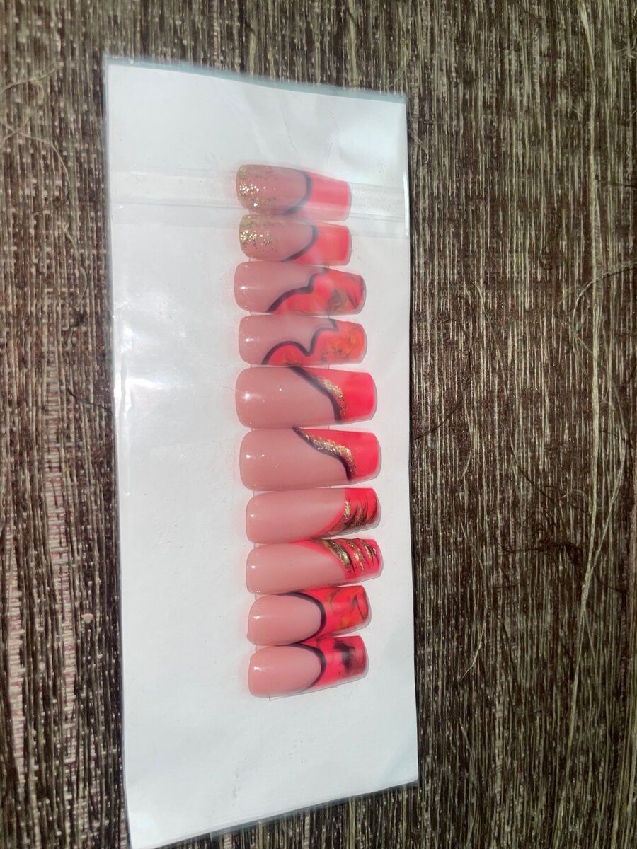 Press on nails