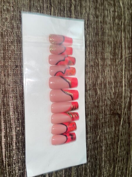 Press on nails