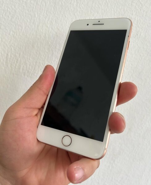 iPhone 8 Plus