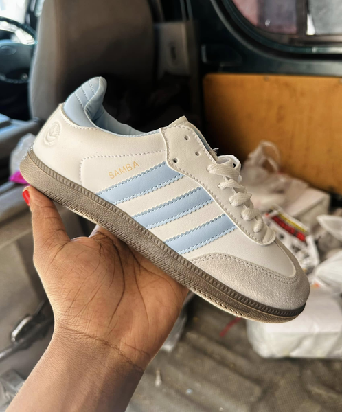 shoes sneakers