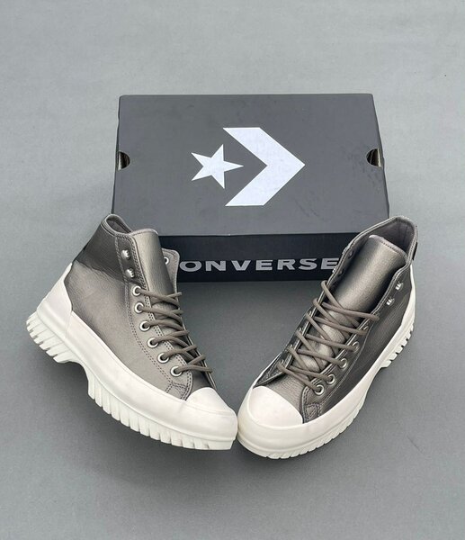 Baskets montantes Converse modernes