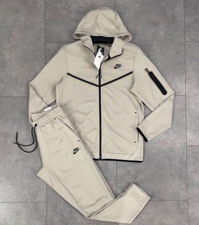 Nike tech