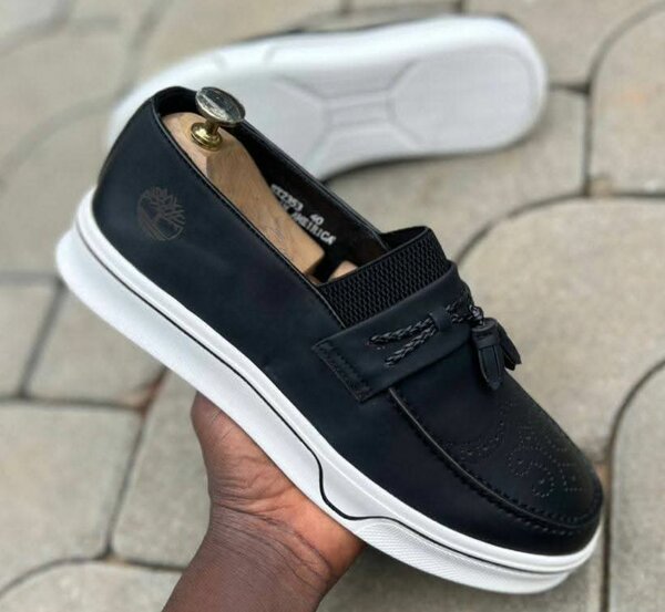 Mocassins en cuir noir élégants