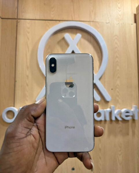 iPhone X 64GB Argent Débloqué