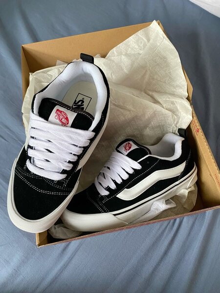 vans knu school