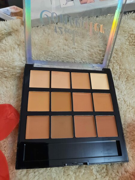 palette d'ombres à paupières