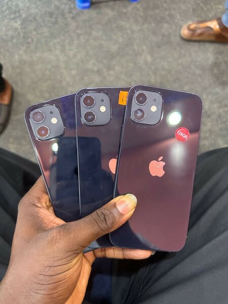 IPHONE 12