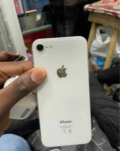 iPhone Blanc 64Go Débloqué